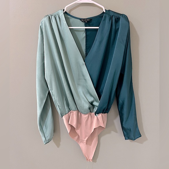 Strut&Bolt women's color block long sleeve deep vneck body suit size small Party - Picture 1 of 5